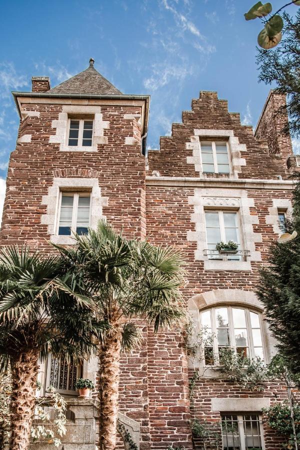 Castel Jolly Bed & Breakfast Rennes Eksteriør bilde